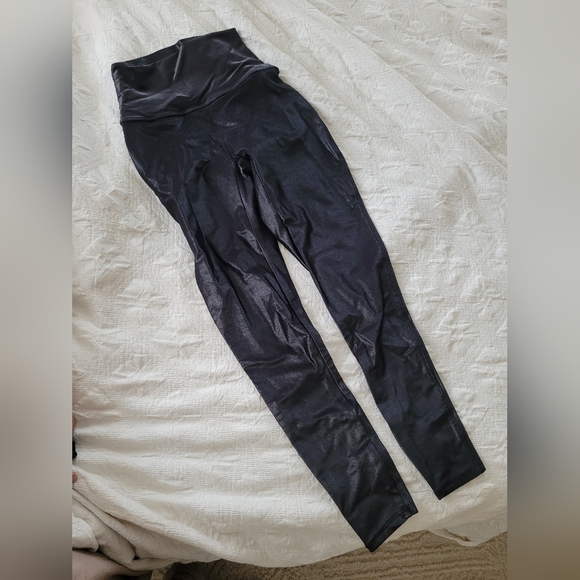 Bombshell Sportswear MP Gloss Leggings - Picture 2 of 4